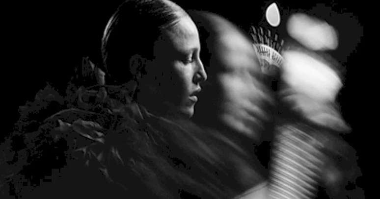 Carminho canta fado para Emma Stone no filme 'Pobres Criaturas'