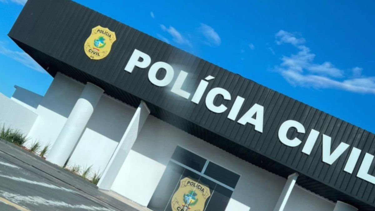 Professor preso por ameaçar alunas em Goiás