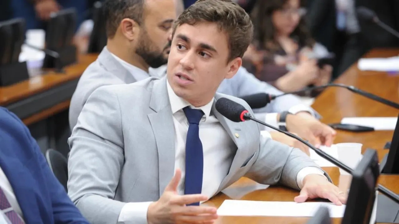 Justiça exige que Nikolas Ferreira remova postagem sobre PT