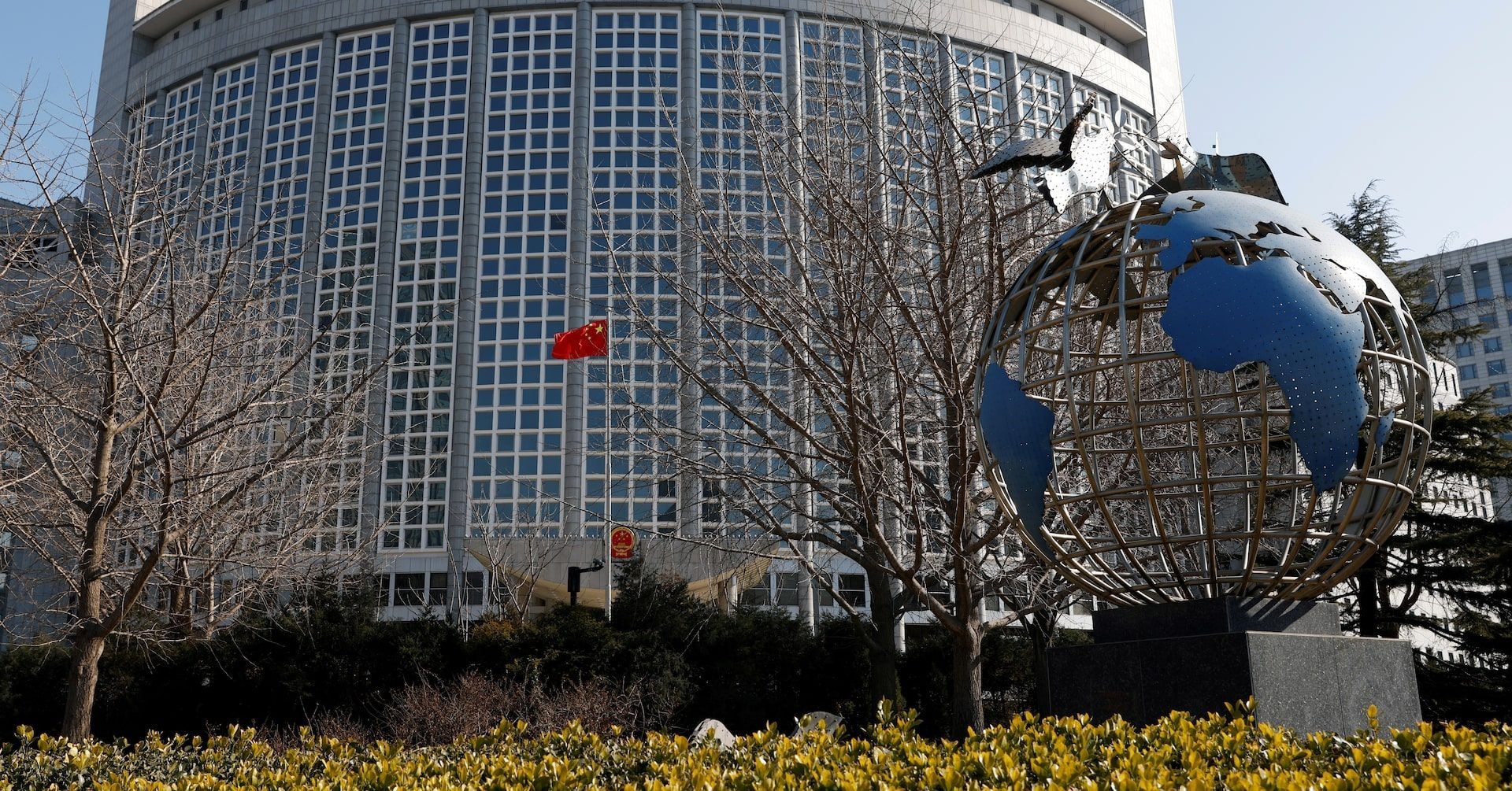 China Responde Tarifas de Trump com Vídeo Impactante