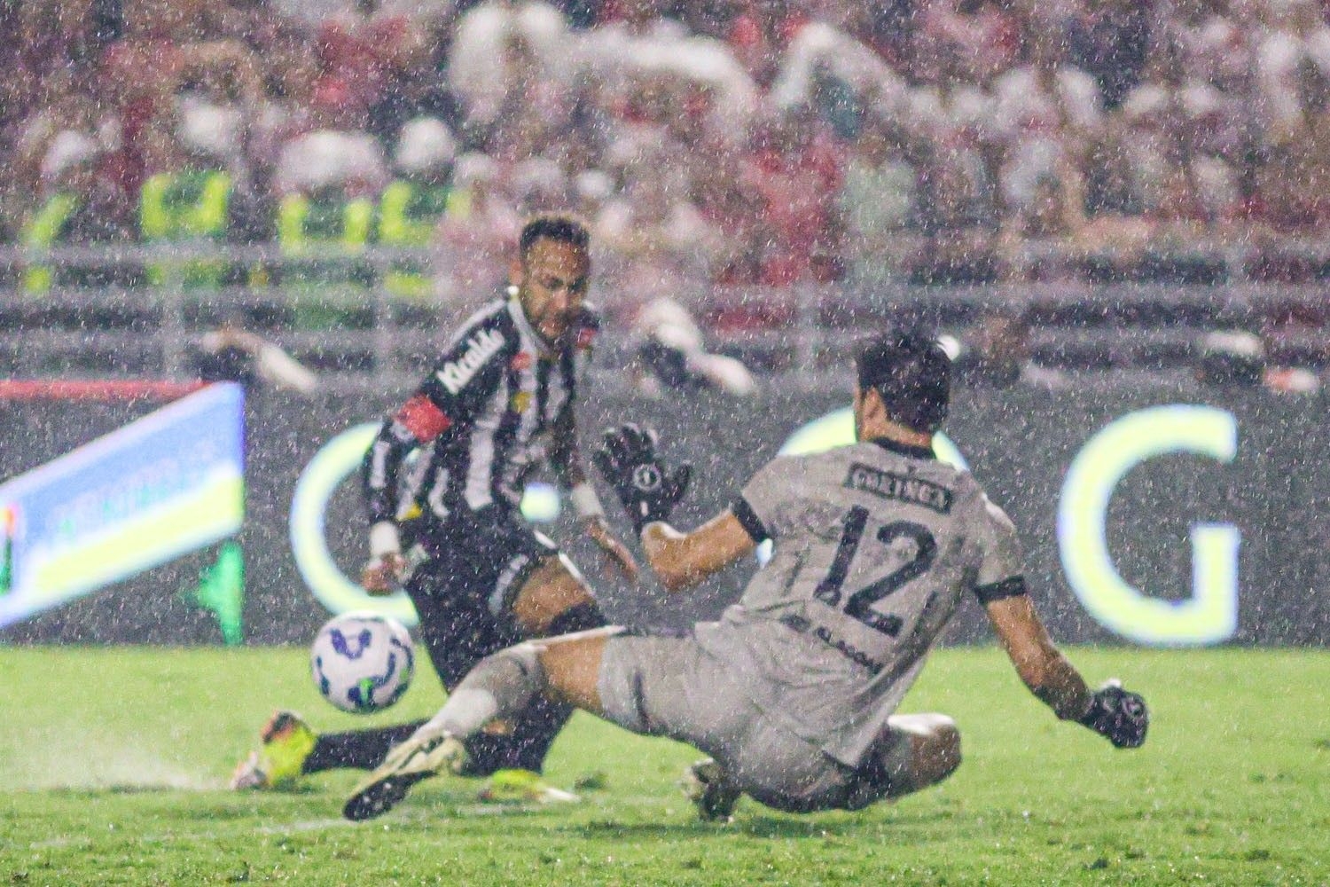 CRB enfrenta Atlético-GO com jogadores pendurados