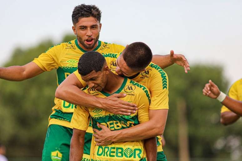 Buscando conquistar o título de forma invicta na Copa FMF, Cuiabá estreia no Quadragular contra o Operário VG, veja os jogos