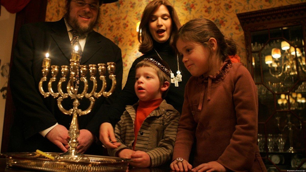 Chanucá e suas tradições na festa judaica das luzes