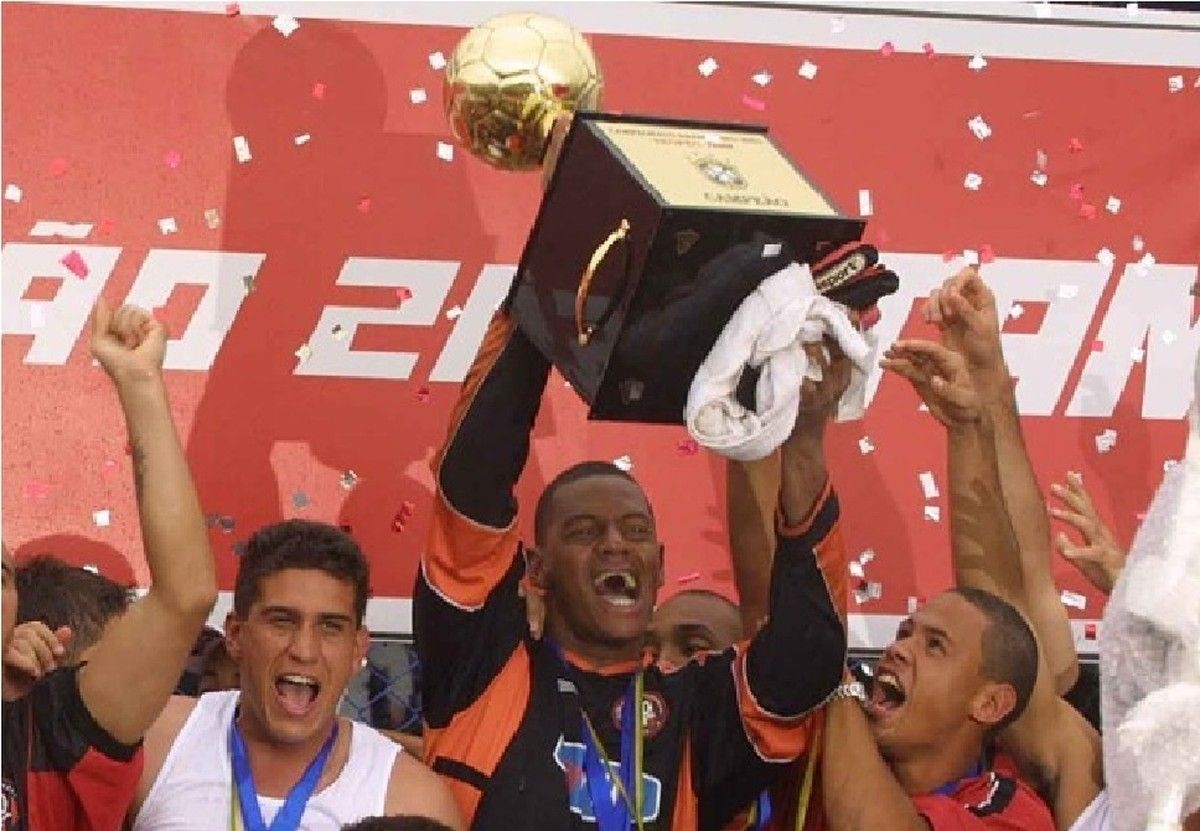 Ex-goleiro Flávio morre aos 54 anos em Maceió