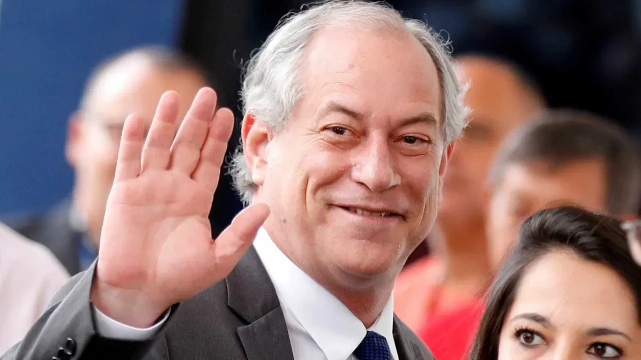 Ciro Gomes deixa o PDT e avalia nova candidatura