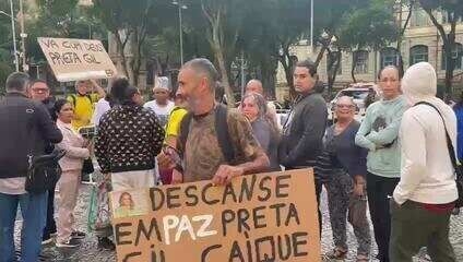 Fãs Prestam Homenagens a Preta Gil no Rio