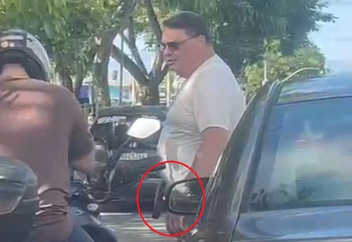 Homem armado agride motociclista na Avenida Fernandes Lima