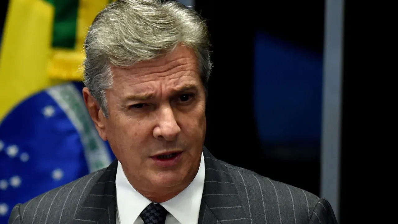 Collor deve explicar tornozeleira desligada em cinco dias