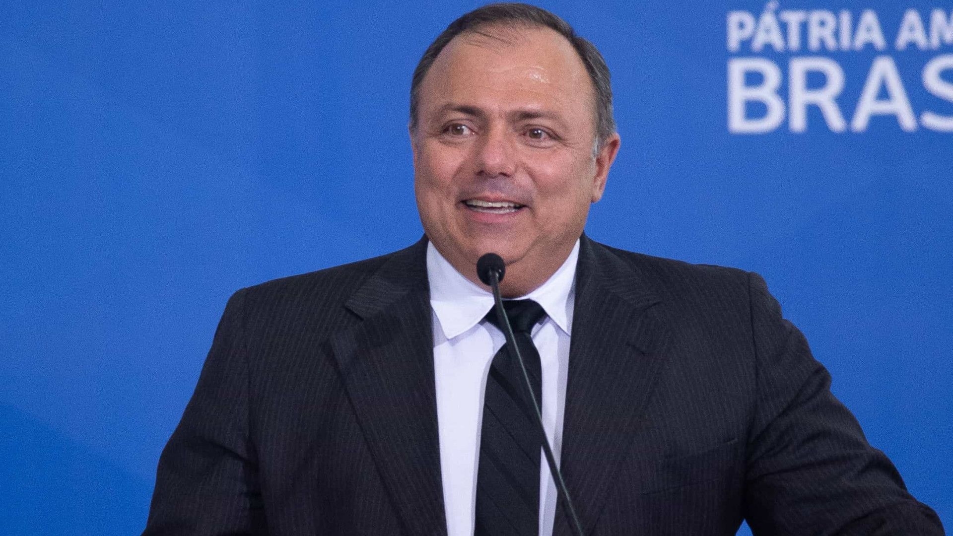 Deputado Pazuello é chamado de 'assassino' em restaurante do Rio de Janeiro