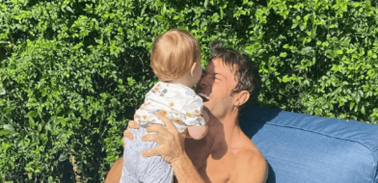 Kayky Brito revela que não pode voar de avião e viaja mais de 10 horas para encontrar filho