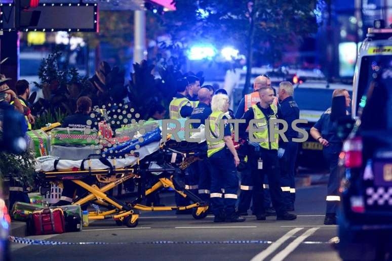 Agressor é morto a tiros após esfaquear e matar 6 pessoas em shopping de Sydney
