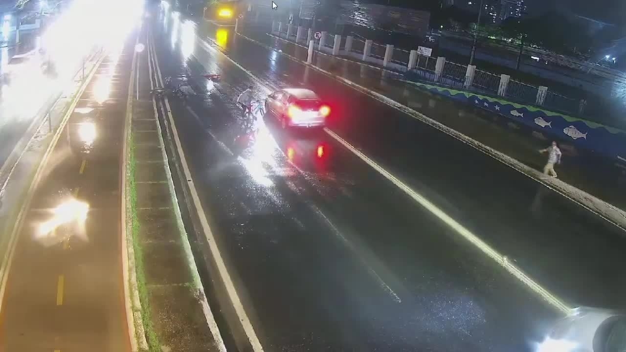 Idoso é atropelado na Avenida Fernandes Lima em Maceió