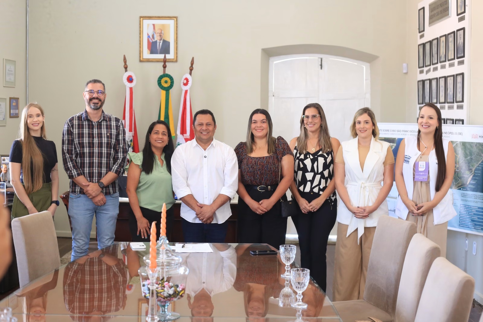 Valdinho Monteiro empossa novas servidoras da Prefeitura de Penedo