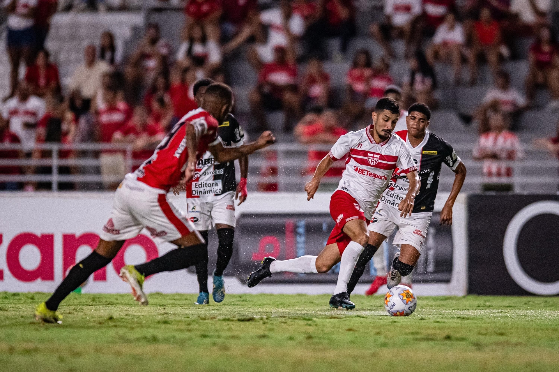 Danielzinho retorna, mas CRB perde titular contra América-MG