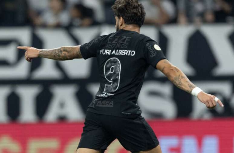 Suposta indireta de Yuri Alberto no Instagram divide opiniões, e zagueiro do Corinthians se manifesta
