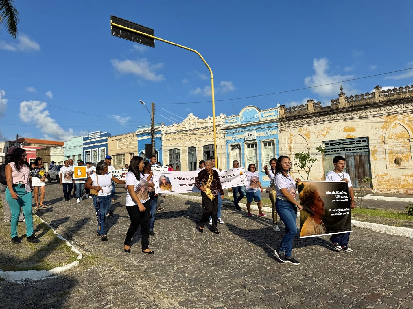 CAPS de Penedo homenageia Nise da Silveira no Desfile