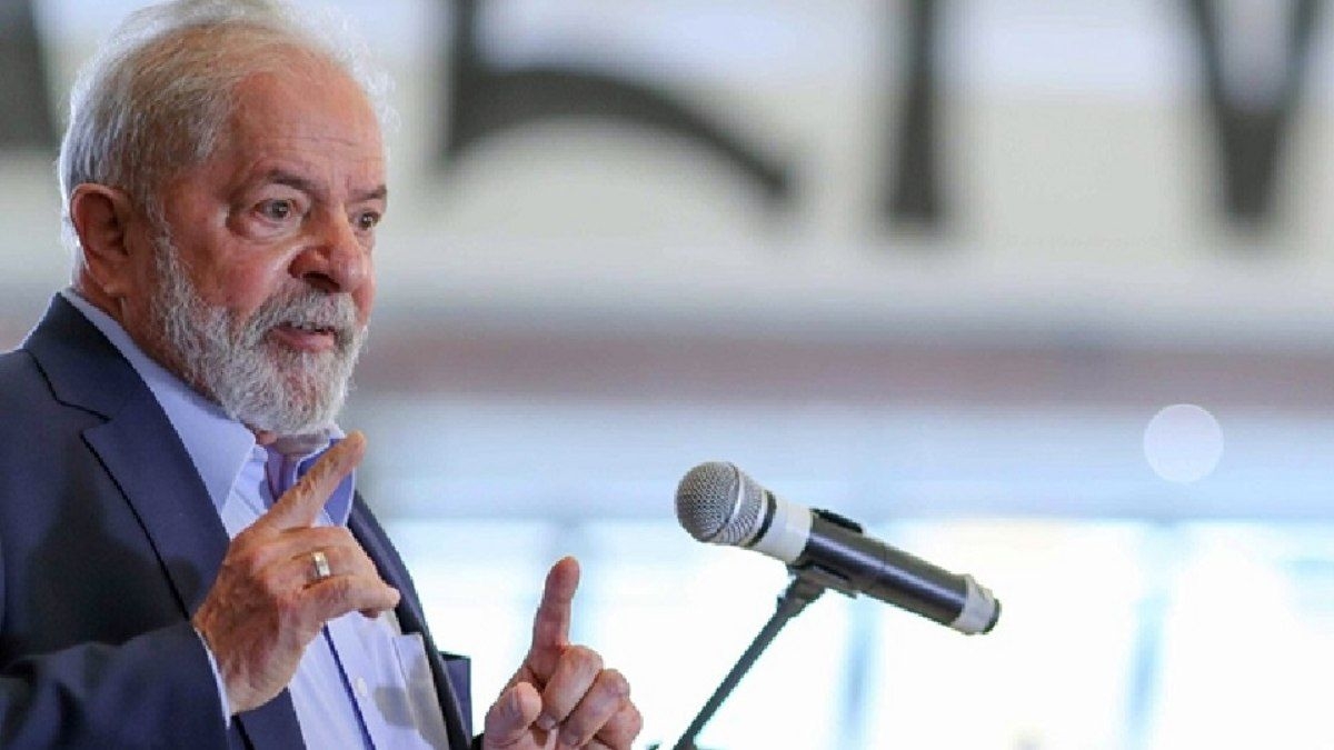 Lula lidera primeiro turno e empata no segundo turno