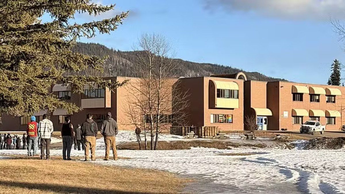 Familiares processam OpenAI por massacre escolar no Canadá