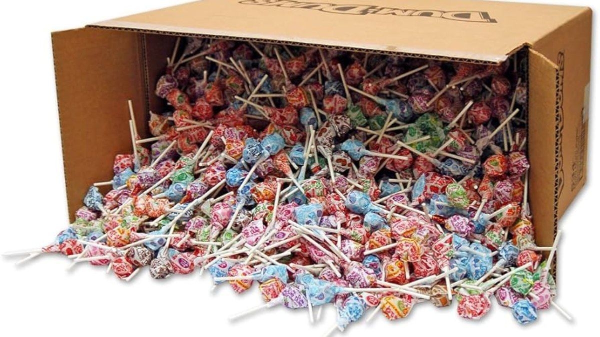 Criança compra 70 mil pirulitos pelo celular da mãe