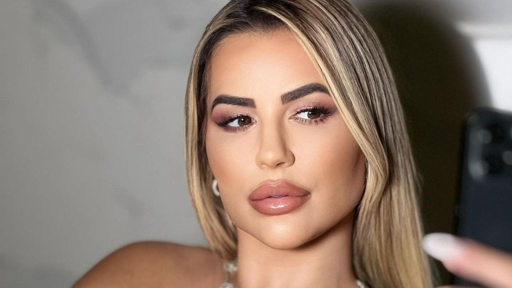 Deolane Bezerra Se Livra de CPI das Bets