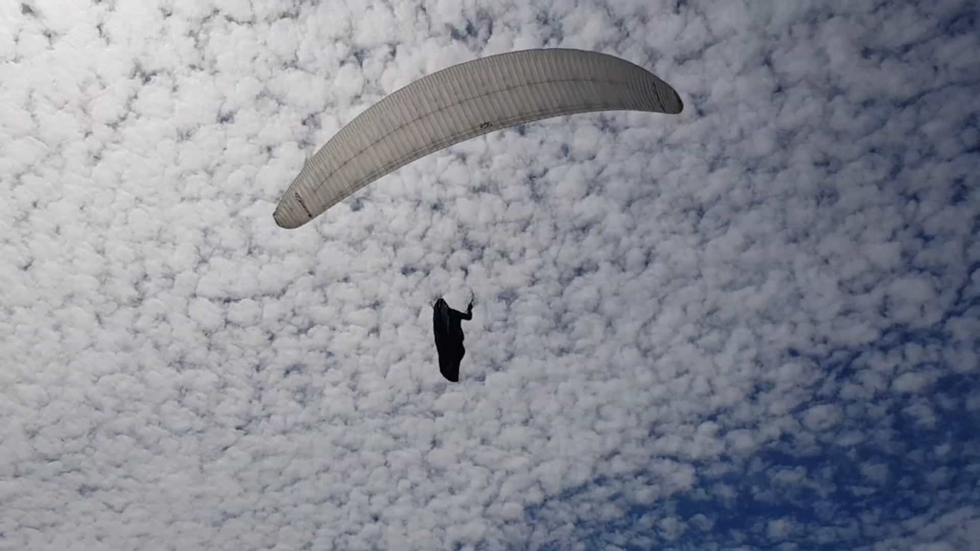 Turista morre após queda de parapente no sertão da Paraíba
