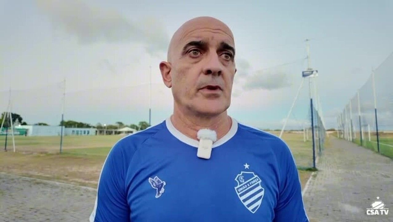 Schülle elogia desempenho do CSA em jogo-treino