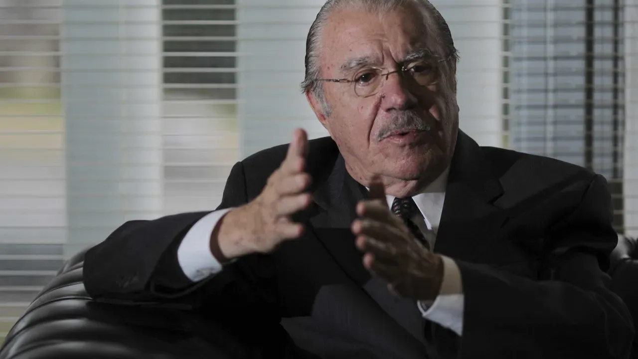 Histórico militar sobre Sarney revela traumas da transição