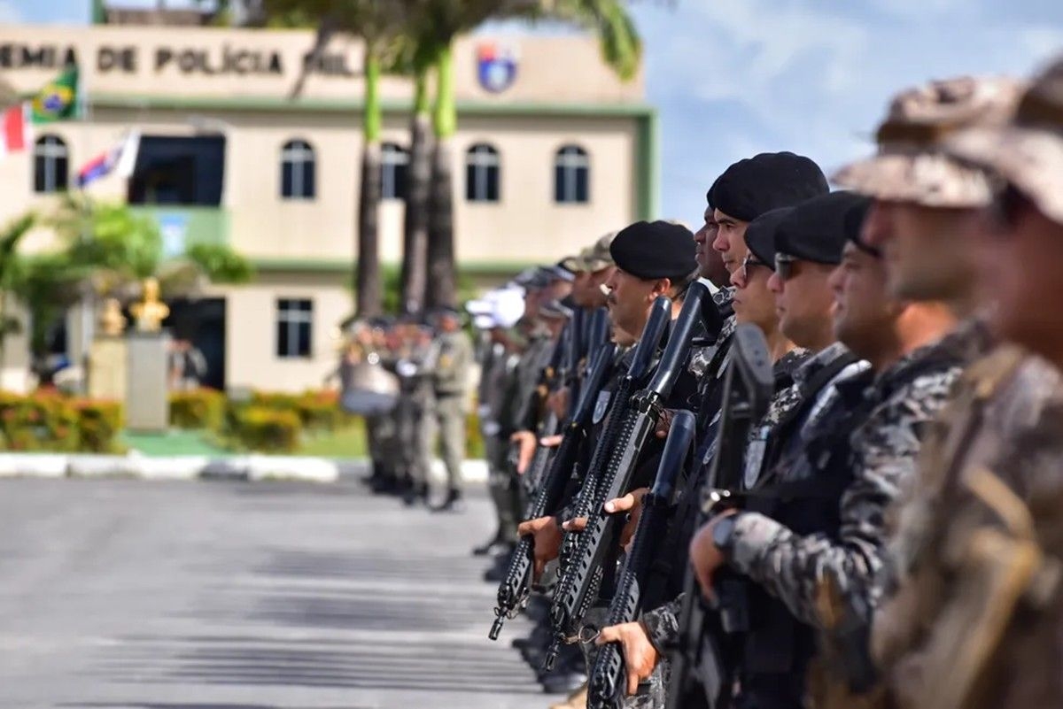 Polícia Militar reforça segurança em Maceió para o Réveillon