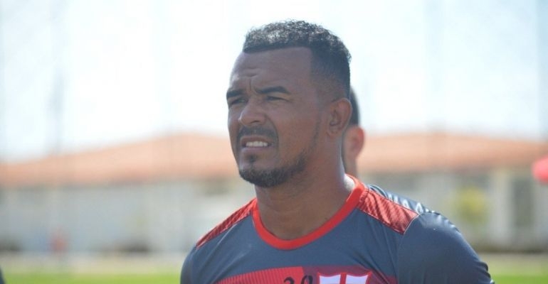 Ex-jogador Zé Carlos preso novamente por não pagar pensão alimentícia