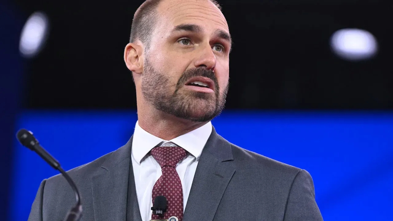 Motta critica Eduardo Bolsonaro sobre mandato à distância