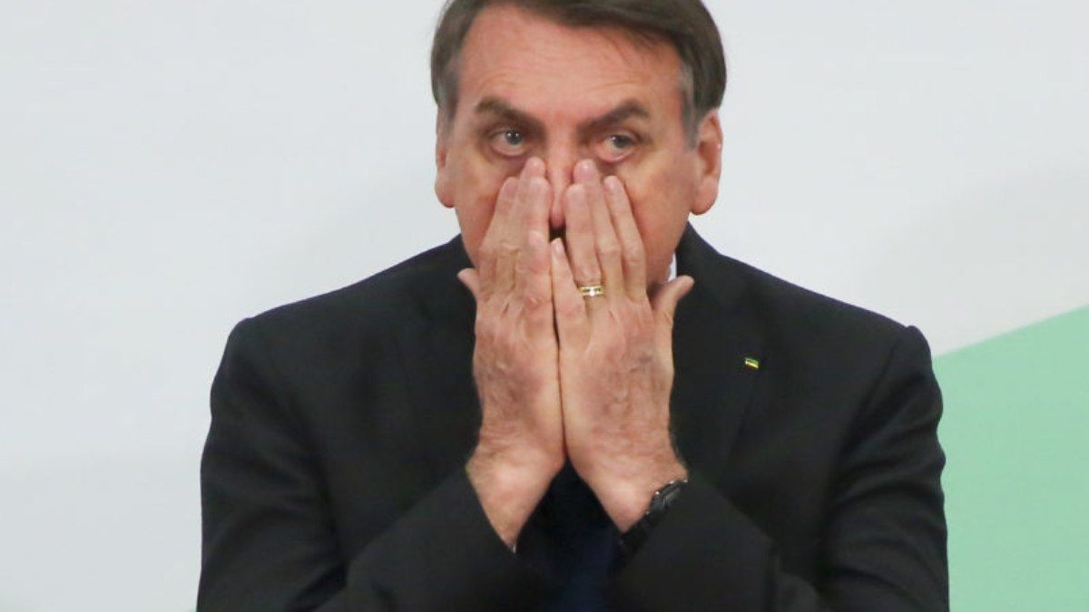 Defesa de Bolsonaro tem prazo até hoje para explicações