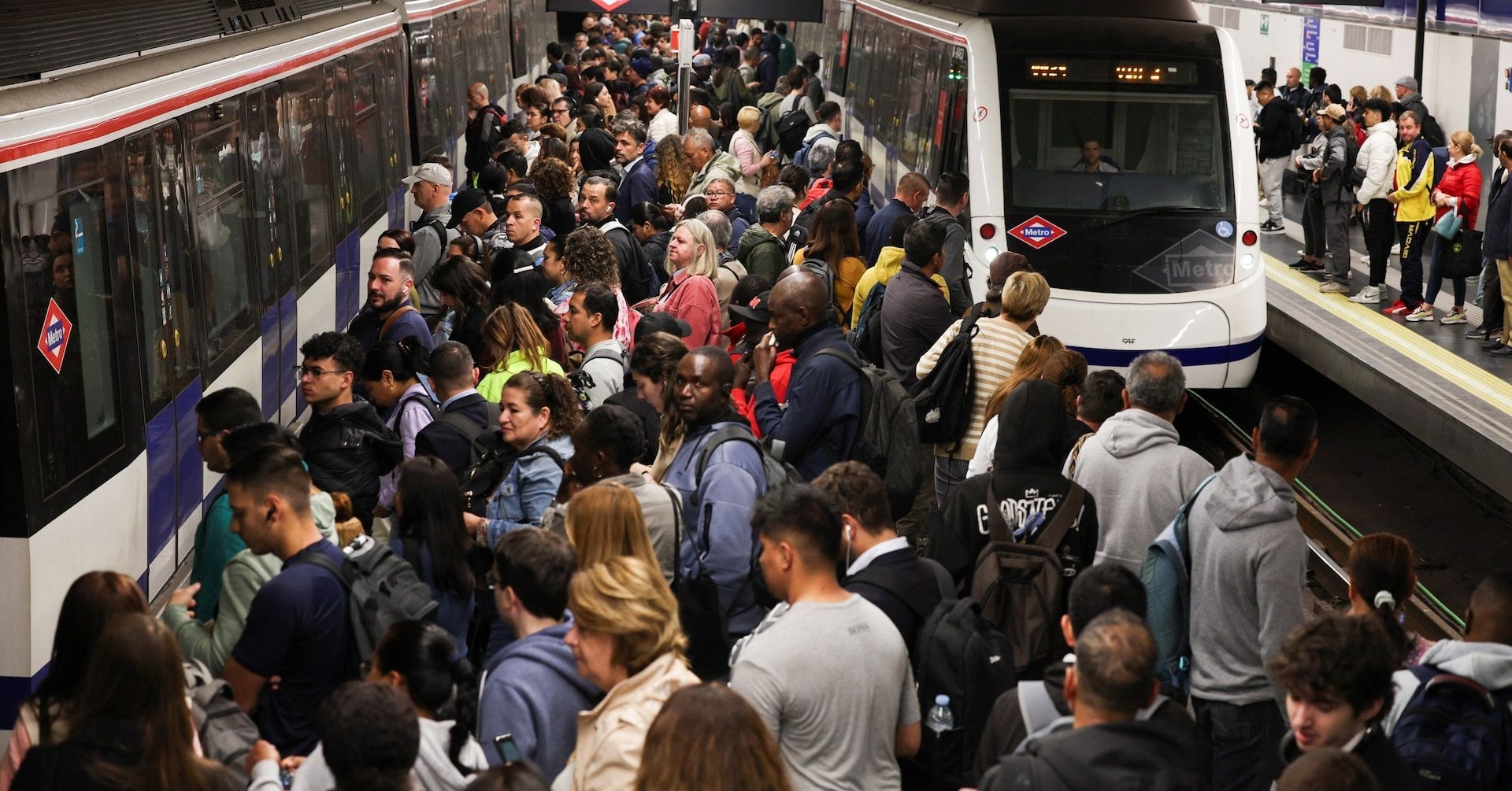 Apagão Ibérico Atinge Milhões e Causa Caos