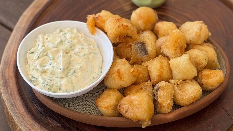 Aprenda a fazer maionese de coentro deliciosa