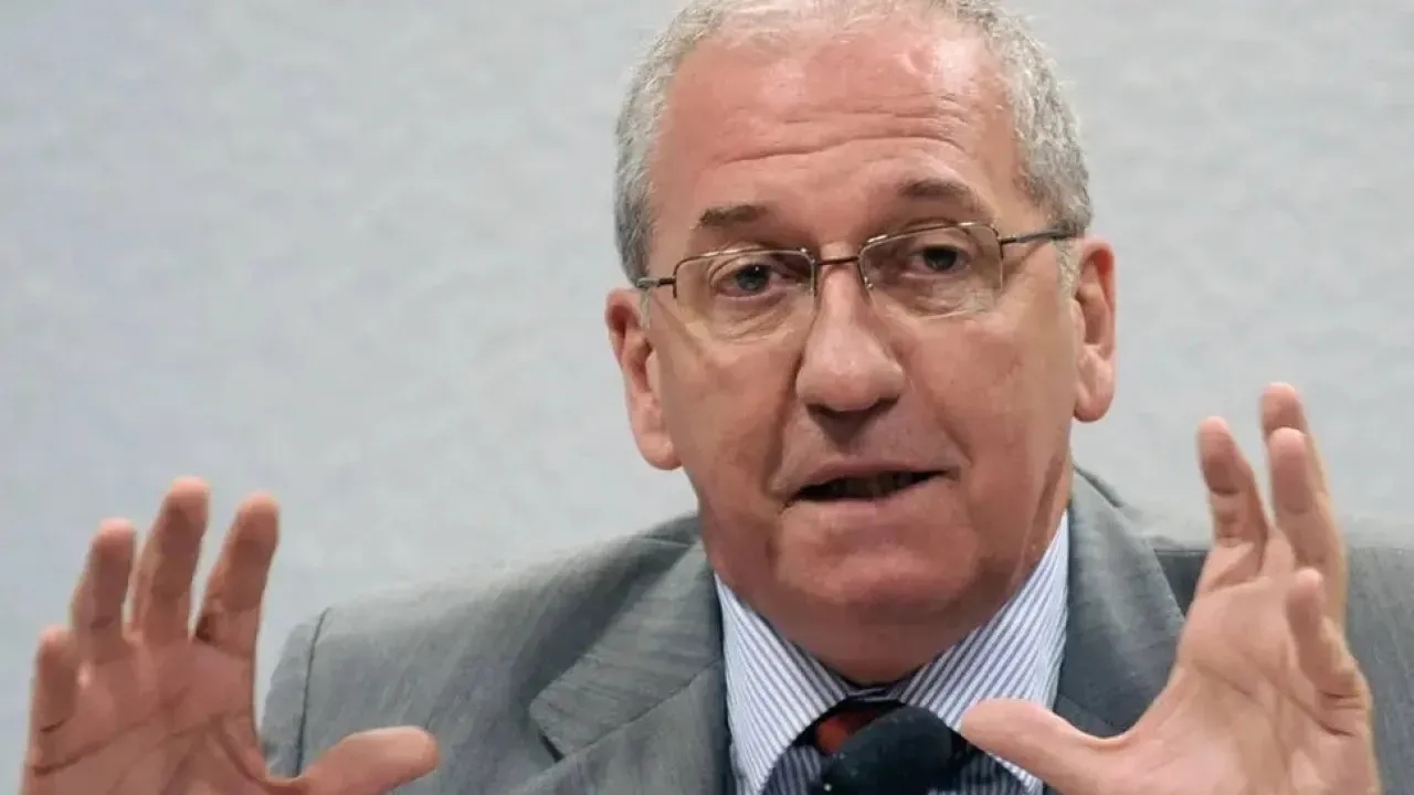 Panamá se desculpa após deportação de Franklin Martins