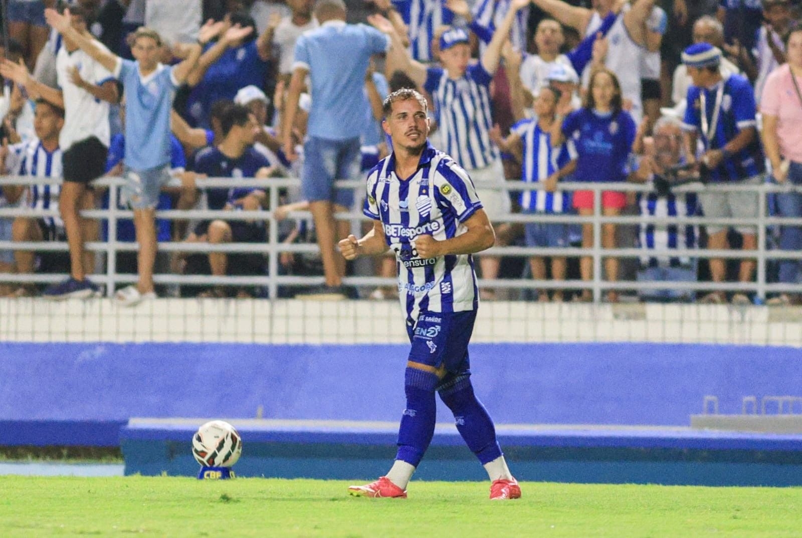 Higo exalta poder de duelo do CSA na vitória contra Maringá