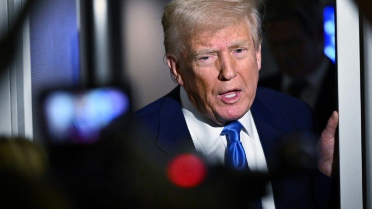 Trump anuncia pausa de tarifas, excluindo a China