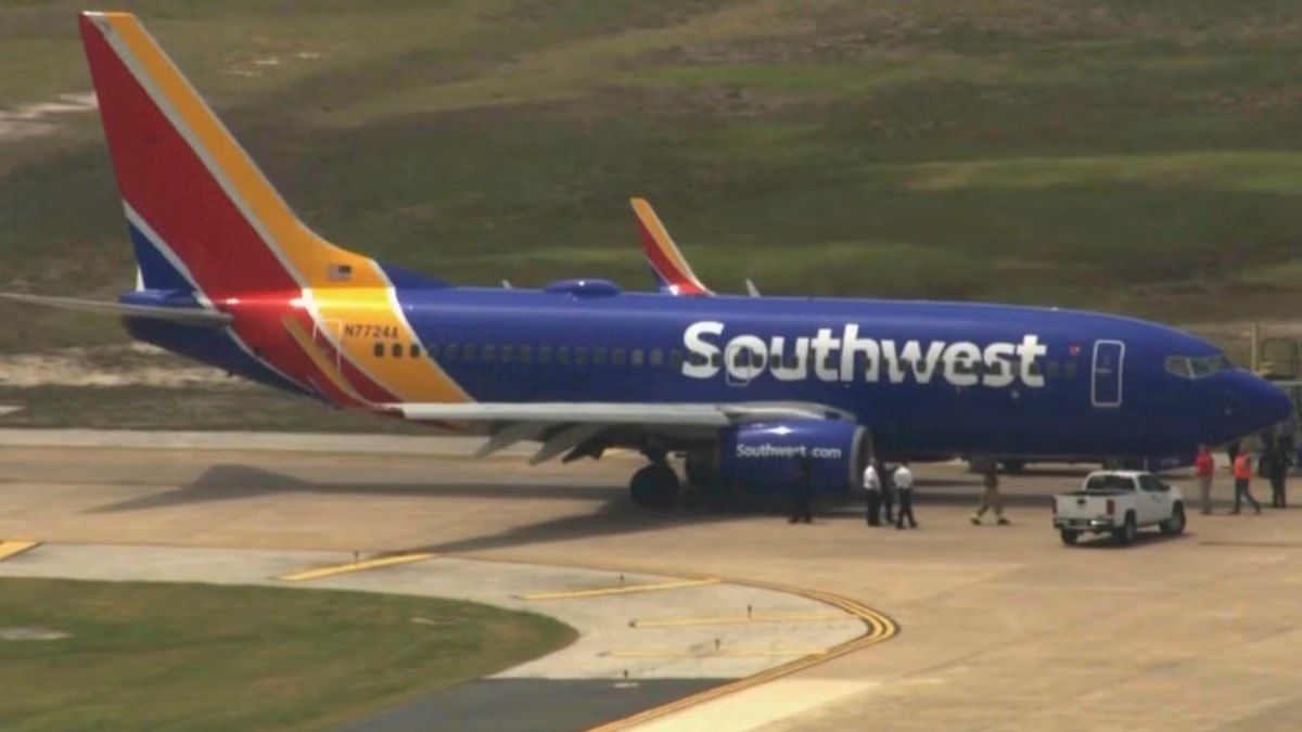 Incêndio em motor causa evacuação em voo nos EUA