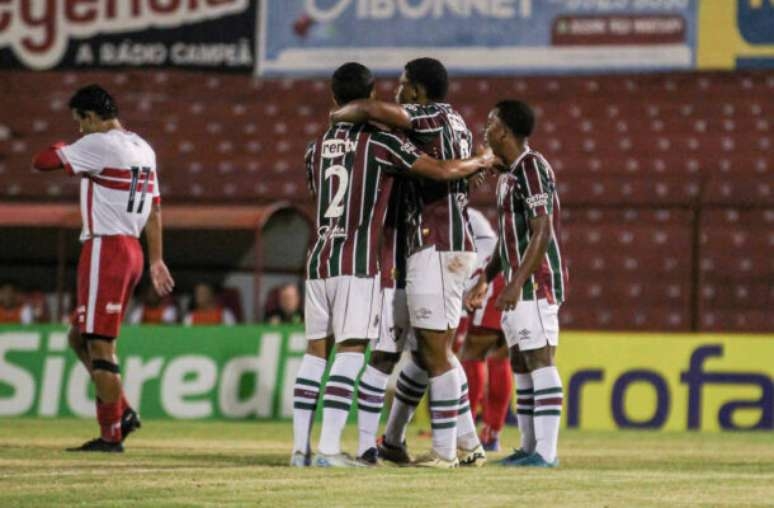 Fluminense vence mais uma e se garante na 3ª fase da Copinha