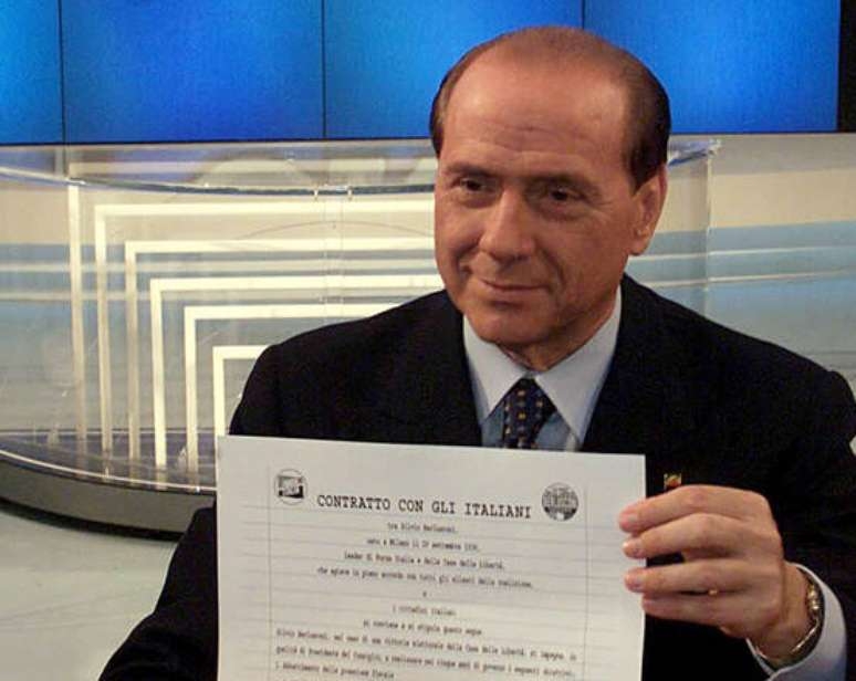 Cidade na Itália quer rebatizar praça em homenagem a Berlusconi