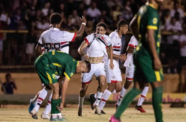 São Paulo vence outra e fecha primeira fase da Copinha com 100% de aproveitamento
