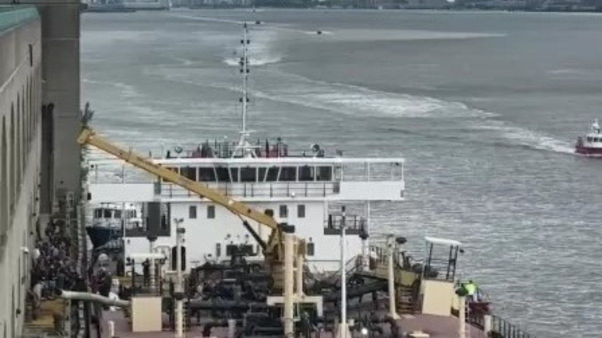 Trabalhador morre em explosão de barco no Rio Hudson