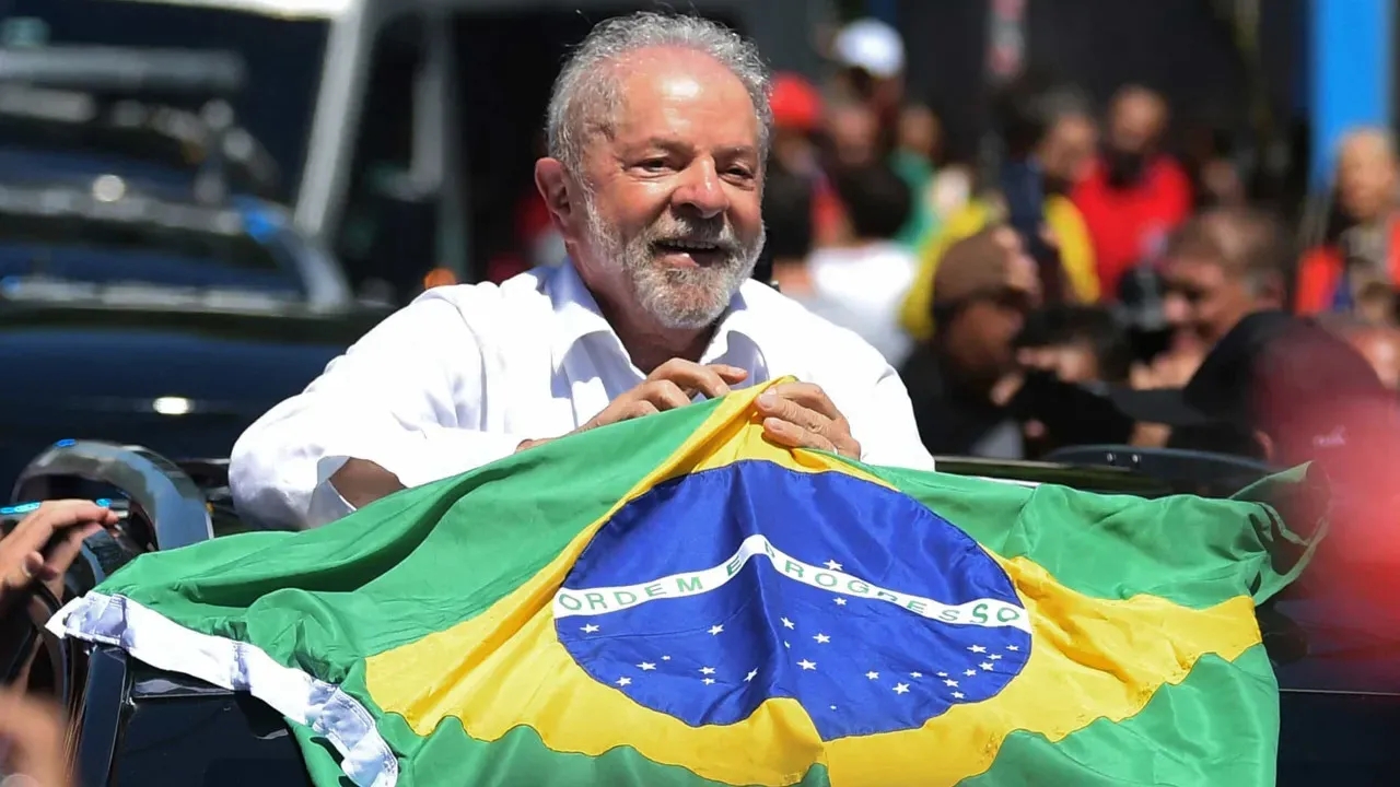 Lula lidera nas pesquisas para o 2º turno presidencial