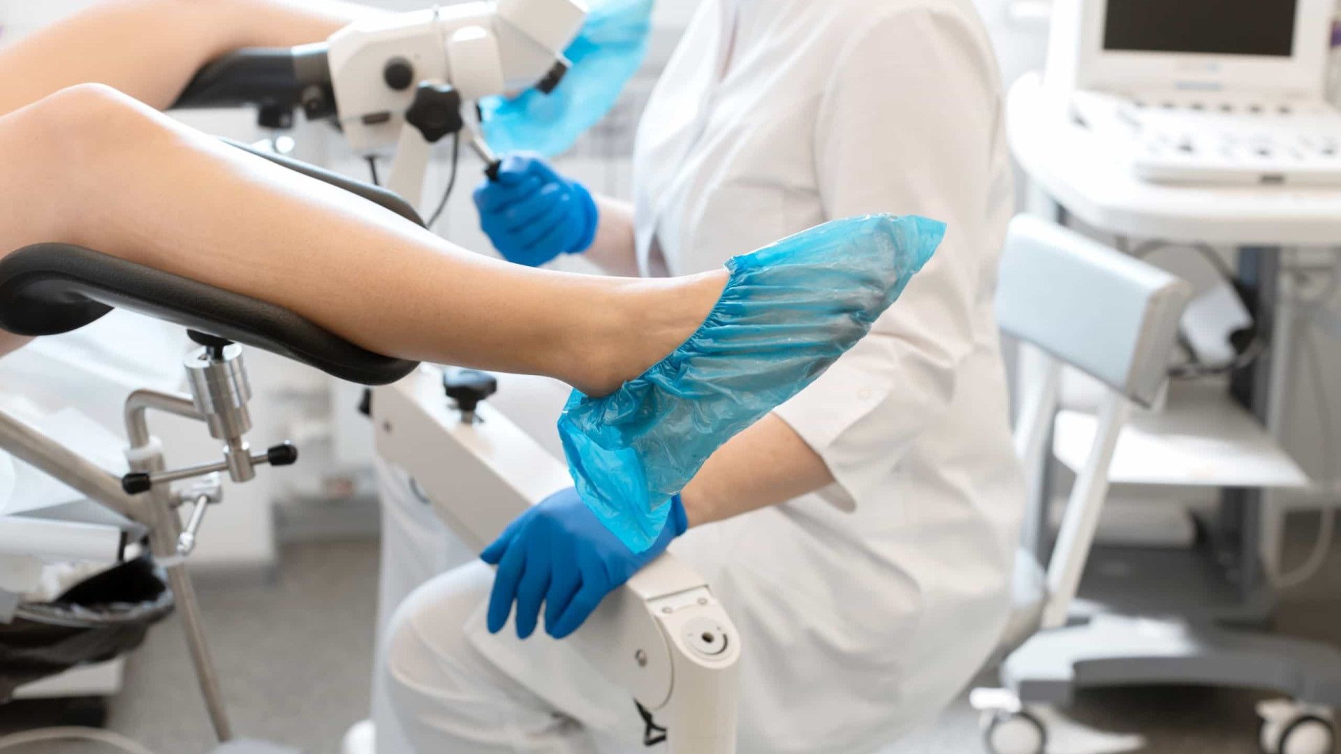 Mulheres relatam dor na colocação do DIU, mas método contraceptivo cresce entre brasileiras