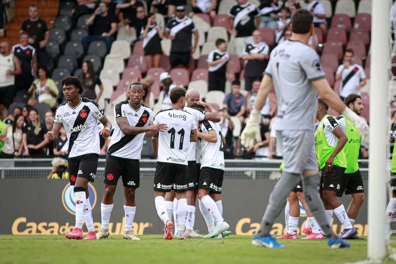 Vasco começa a temporada empatando com o Nova Iguaçu