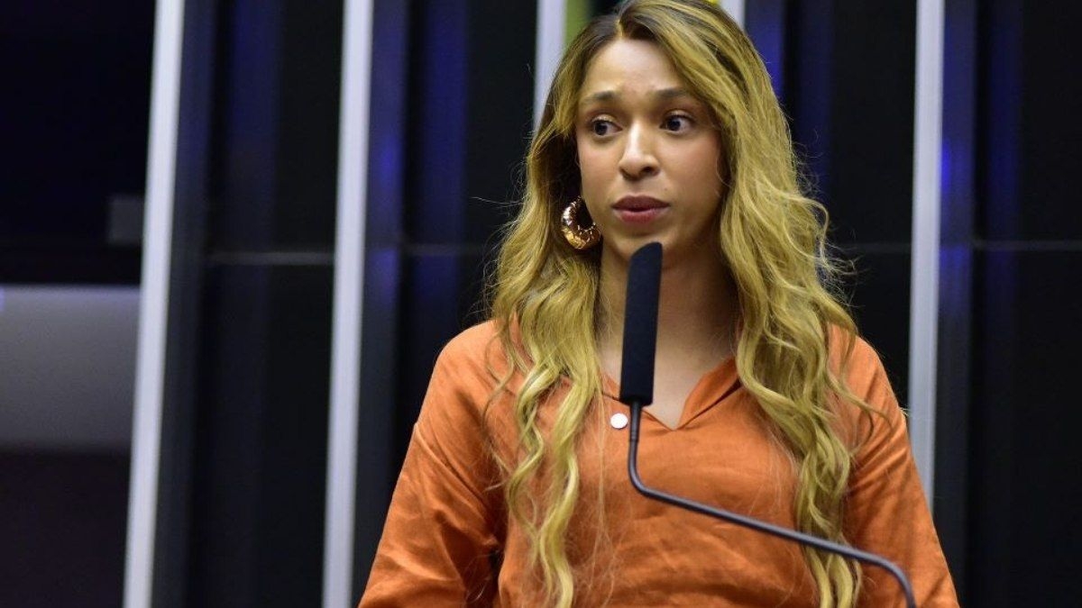 Érika Hilton destaca violência contra LGBTQIAPN+ na EuroPride