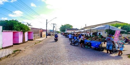 Feira da Agricultura Familiar em Penedo já inclui produtores da cidade e avança com Projeto Quintais Produtivos