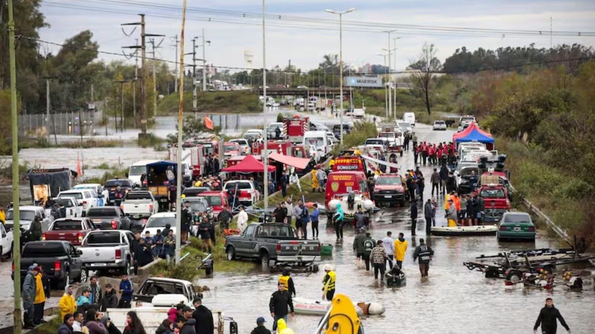 Temporal causa alagamentos e 4 mil desabrigados na Argentina