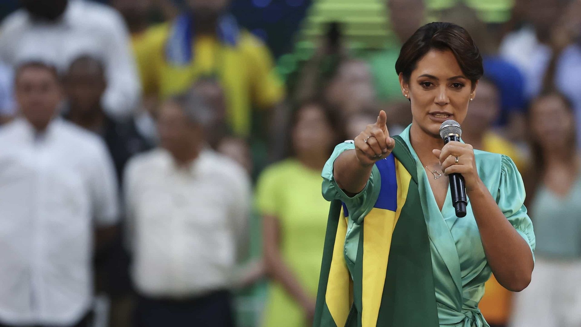 Justiça condena Michelle a pagar R$ 30 mil por usar foto de Leila Diniz