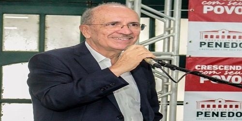 Renovado em sua disposição de menino para trabalhar, Ronaldo Lopes retoma o ritmo do acelerou, acelerou.