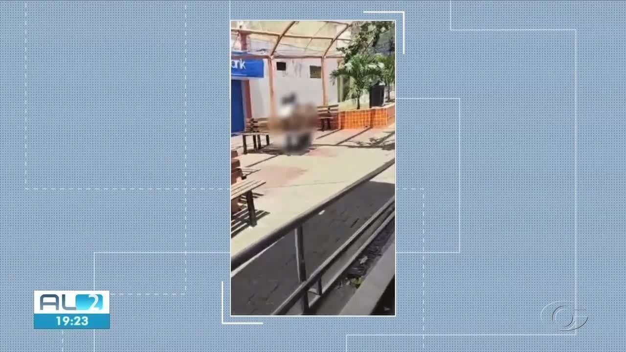 Casal flagrado em ato sexual em praça pública em AL